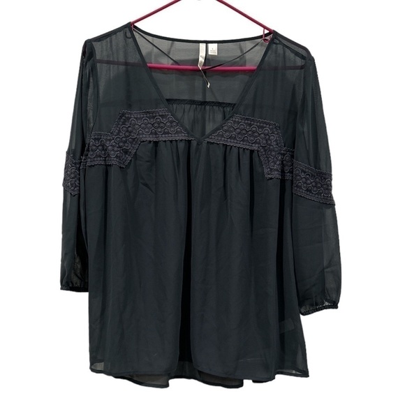 Lauren Conrad blouse - Picture 1 of 9